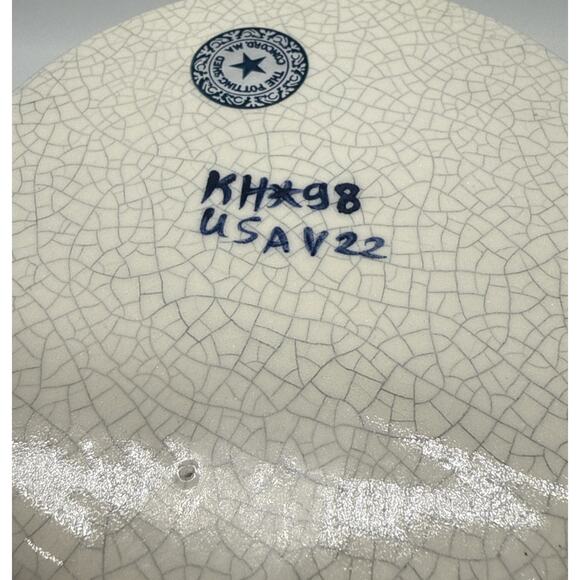 Vtg Dedham Pottery Potting Shed 7” Vase 1998 White Crackle Cobalt Blue Rabbits - Picture 4 of 6